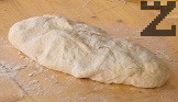 Посоляваме на вкус, замесваме тесто.