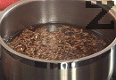 Оризът се залива с вода - над 1 литър и се вари.