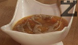 По желание поръсваме с 2-3 с.л. тахан, разбит с малко вода и лимонов сок, и с 2-3 с.л. печени и обелени фъстъци, натрошени на ситно.