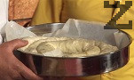 Печем на 200 градуса за 20-25 мин. След изпичане, напръскваме леко с вода и покриваме за кратко с кърпа.