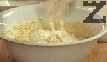 Прехвърляме към останалата смес.