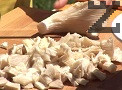 Слагаме и гъбите, заедно с нарязания лапад.