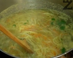 Подправят се с чубрица копър и дребно нарязана целина. Супата се вари още 5 минути. 